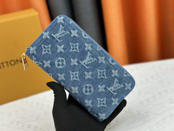 Picture of Louis Vuitton Wallets _SKUfw236446604fw